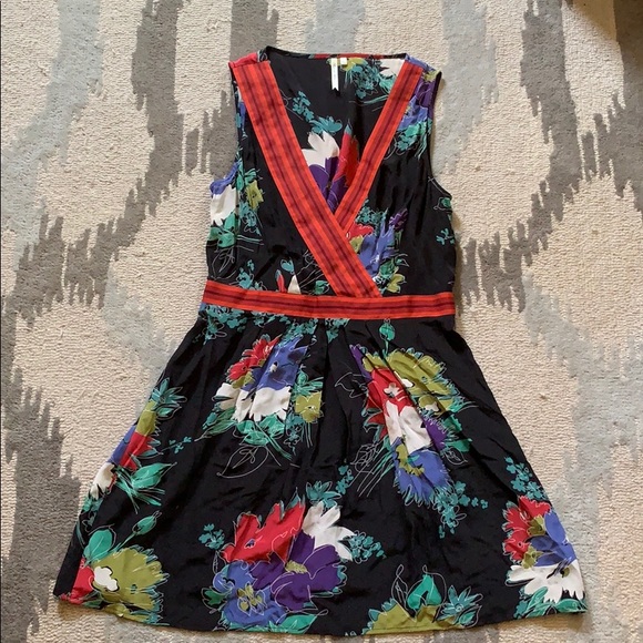 Petticoat Alley Dresses & Skirts - Silk summer dress in floral print Petticoat Alley Dresses & Skirts - Silk summer dress in floral print